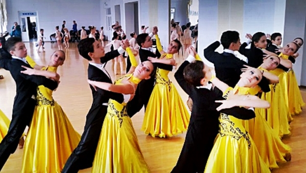 Маркер престижності в Кропивницькому – танцювати в «Конвалії»
