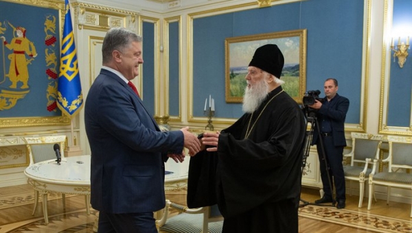 Одеський свяшеник звинувачує Порошенка у розппалюванні релігійної ворожнечі