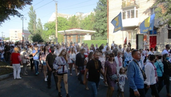 Коронавірус не перешкодив одинадцятій ході вишиванок