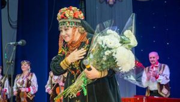 Та, що володіє магічною силою