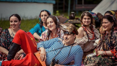 Як Сталін з Троцьким козацькі штани не поділили, а французький генерал у них армію одягнув…