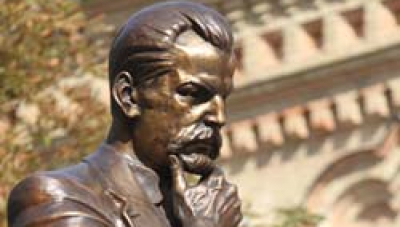 А навіщо там ще один пам’ятник?