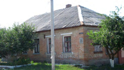 Будинок з вікнами на Фортечну площу