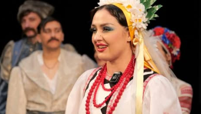 Марко Кропивницький вітає український театр у Ванкувері